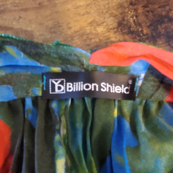 Billion Shield Floral Pleated Dress - Picture 4 of 6